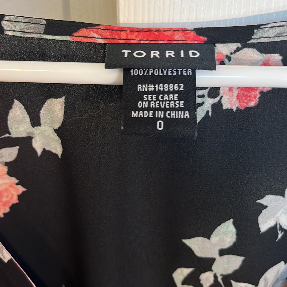 Torrid Black & Pink Floral, empire waist blouse, size 0, worn 1x - Picture 3 of 5